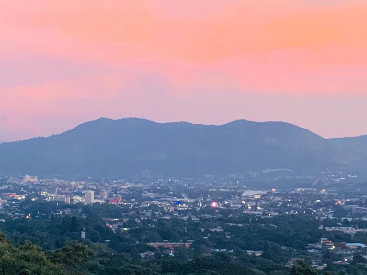 Apartamento Con La Mejor Vista De San Salvador Esterno foto